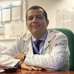 Foto de Dr. Angel Fomperoza Torres